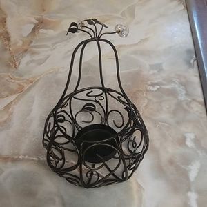 Squash tealight holder